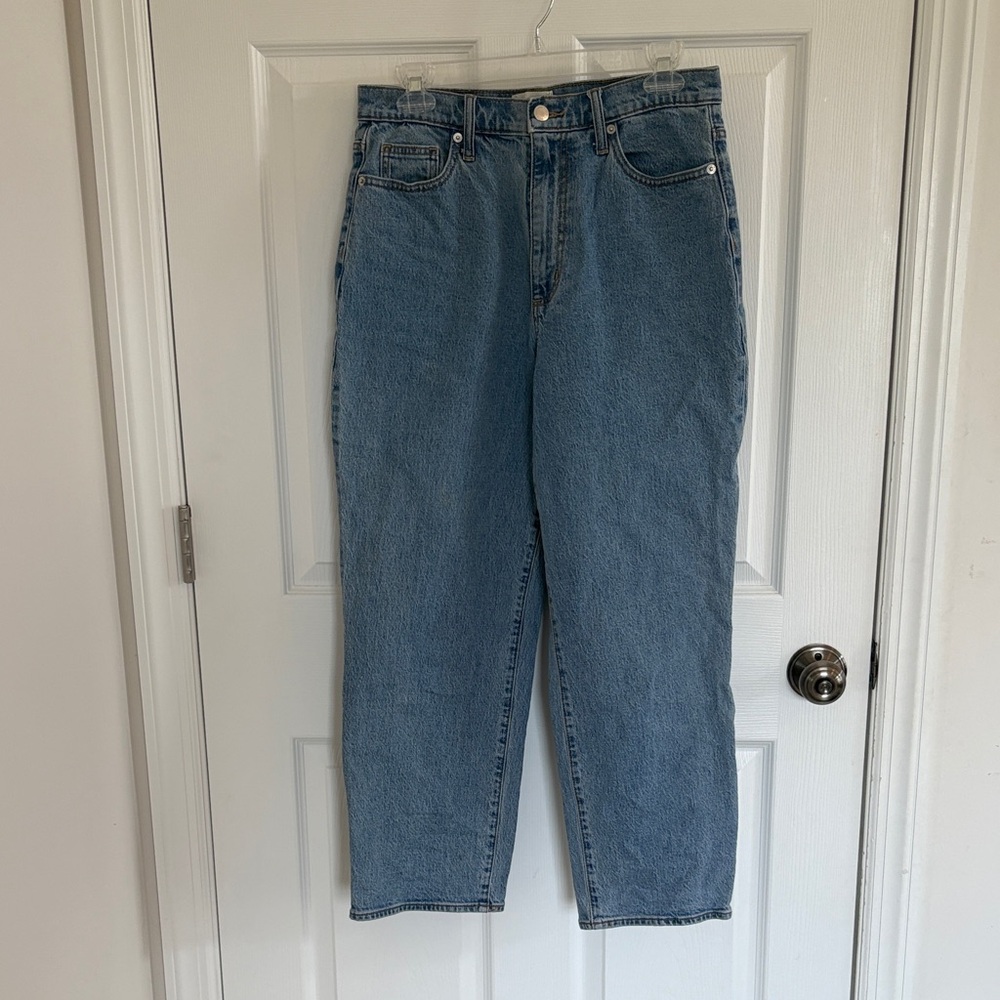 Universal Thread Light Blue Straight Leg Jeans